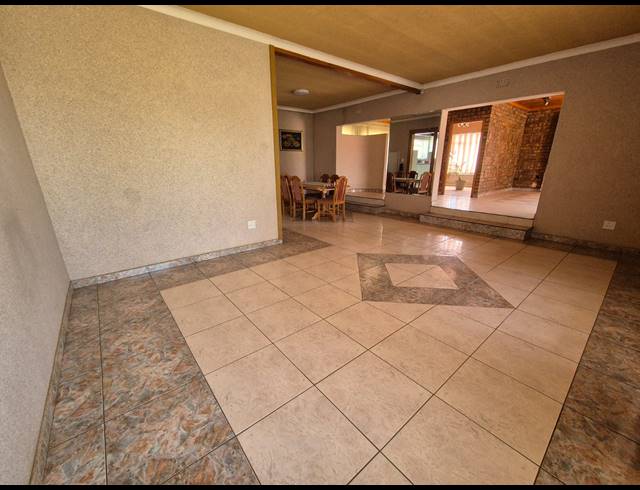 3 BEDROOM HOUSE FOR SALE IN VAN DER MERWES KROON